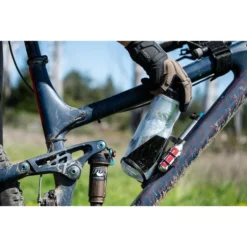 Blackburn Clutch Carbon Side Entry Right Bottle Cage - Grey Matte 5 Blackburn Clutch Carbon Side Entry Right Bottle Cage - Grey Matte -Bike Sale Shop 323888 02 d 675448