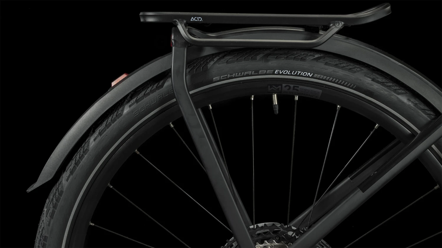 CUBE KATHMANDU HYBRID SLT 750 - Easy Entry Electric Touring Bike - 2023 - Black / Metal 9 CUBE KATHMANDU HYBRID SLT 750 - Easy Entry Electric Touring Bike - 2023 - Black / Metal - Image 9