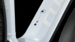 CUBE REACTION HYBRID Pro 625 Allroad - Electric Mountain Bike - 2023 - Flashwhite / Black -Bike Sale Shop 634162 d 0317261 1400837 1