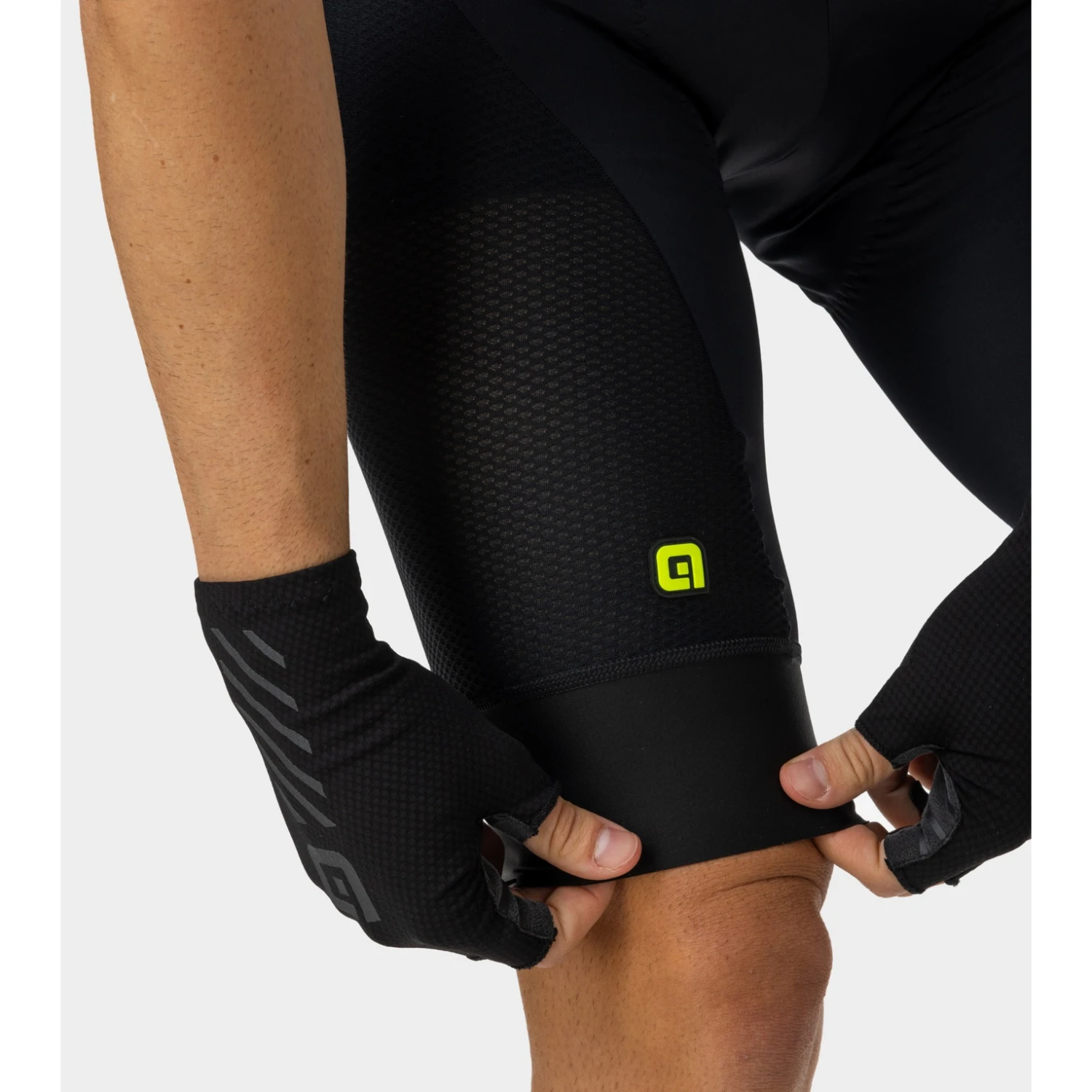 ALE Alé R-EV1 Hive Short Sleeve Skinsuit - Grey 7 ALE Alé R-EV1 Hive Short Sleeve Skinsuit - Grey - Image 7