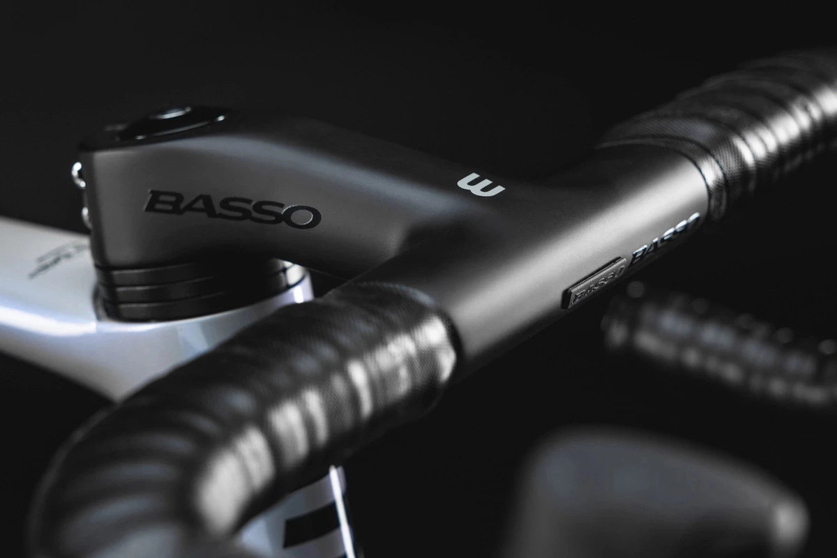 Basso DIAMANTE DISC - Dura Ace Di2 - Carbon Road Bike - 2023 - Stealth 4 Basso DIAMANTE DISC - Dura Ace Di2 - Carbon Road Bike - 2023 - Stealth - Image 4
