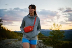 FJÄLLRÄVEN Fjällräven High Coast Hip Pack - Navy -Bike Sale Shop fjaellraeven high coast lite women shorts river blue 9 935444