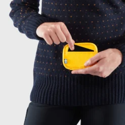 FJÄLLRÄVEN Fjällräven Kanken Card Wallet - Sky Blue -Bike Sale Shop fjaellraeven kanken card wallet 7 1130034
