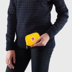 FJÄLLRÄVEN Fjällräven Kanken Card Wallet - Sky Blue -Bike Sale Shop fjaellraeven kanken card wallet ox red 6 1026060