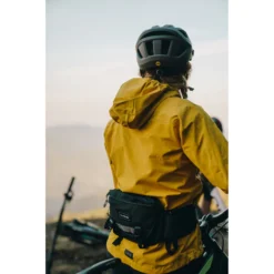 GOREWEAR Lupra Jacket Womens - Black 9900 -Bike Sale Shop gore wear lupra women s jacket black 9900 2 1143507