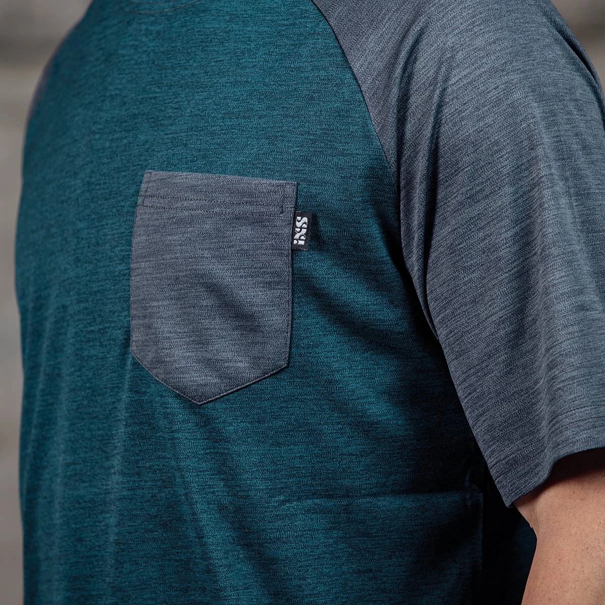 IXS Flow X Kids Short Sleeve MTB Jersey - Everglade/graphite 3 IXS Flow X Kids Short Sleeve MTB Jersey - Everglade/graphite - Image 3