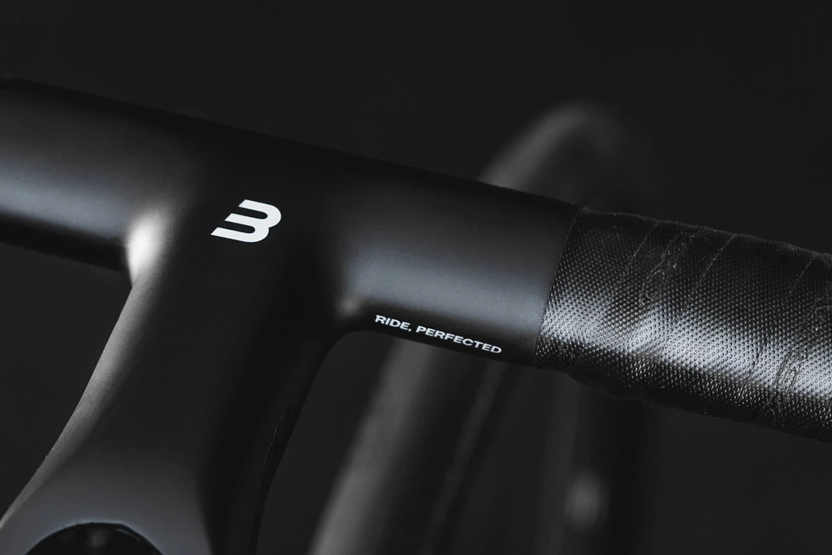 Basso DIAMANTE DISC - Dura Ace Di2 - Carbon Road Bike - 2023 - Stealth 3 Basso DIAMANTE DISC - Dura Ace Di2 - Carbon Road Bike - 2023 - Stealth - Image 3