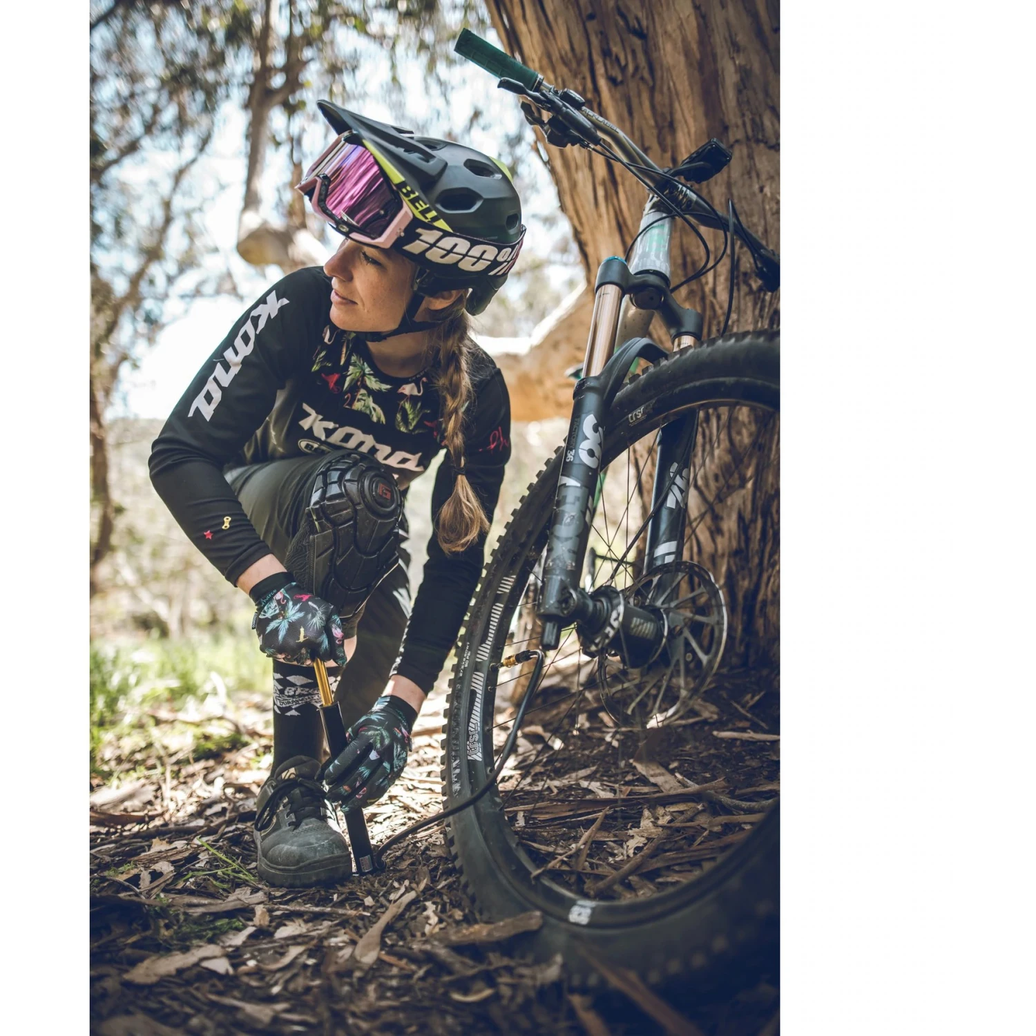 Lezyne Micro Floor Drive HV Floor Pump - Silver 4 Lezyne Micro Floor Drive HV Floor Pump - Silver - Image 4