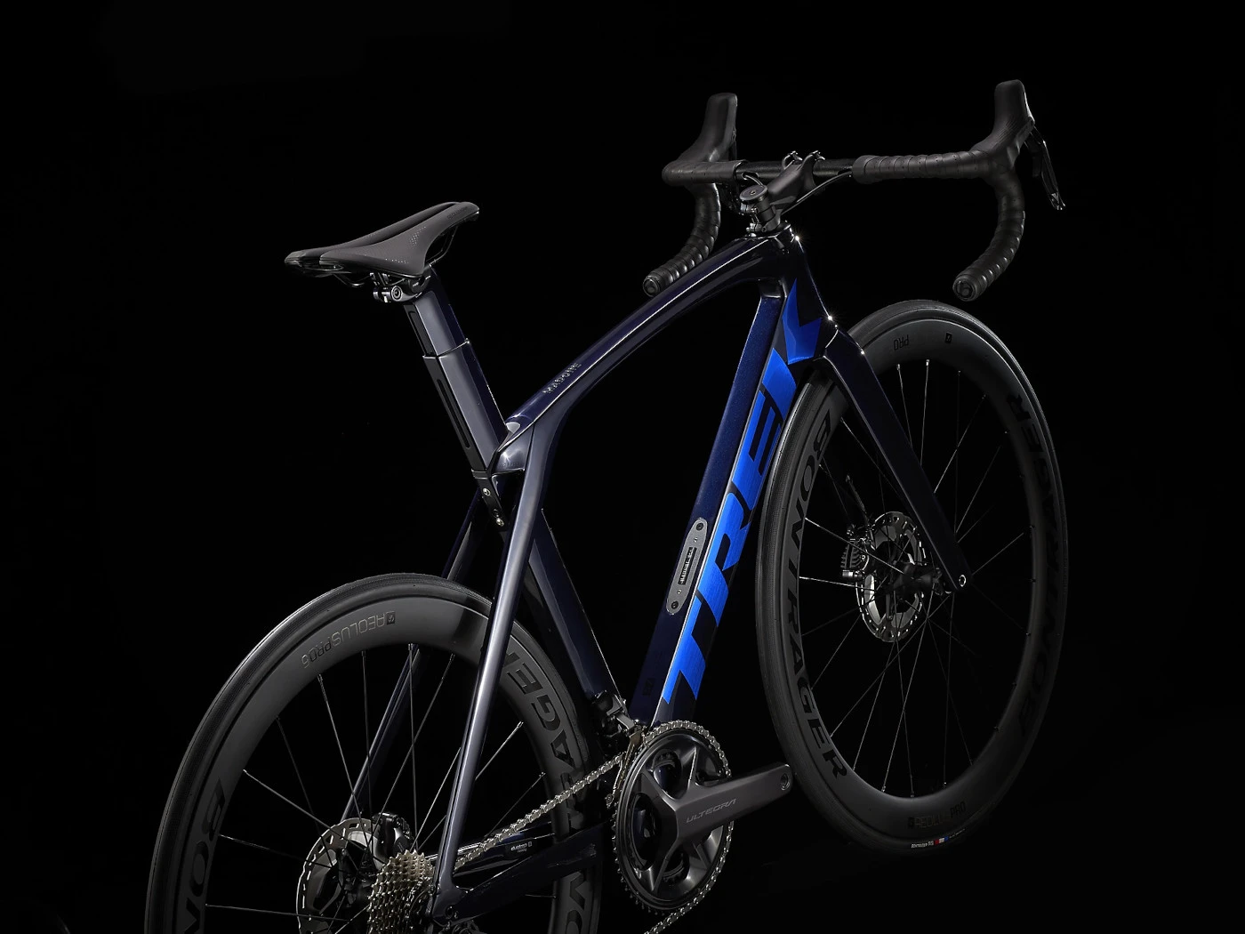 Trek Madone SL 7 Ultegra Di2 Road Bike - 2023 - Deep Dark Blue 5 Trek Madone SL 7 Ultegra Di2 Road Bike - 2023 - Deep Dark Blue - Image 5