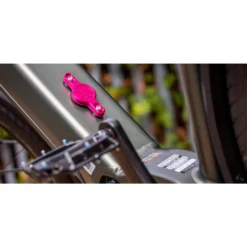 Muc-Off Secure Tag Holder 2.0 - Iridescent -Bike Sale Shop muc off secure tag holder v2 pink 2 1489955 1