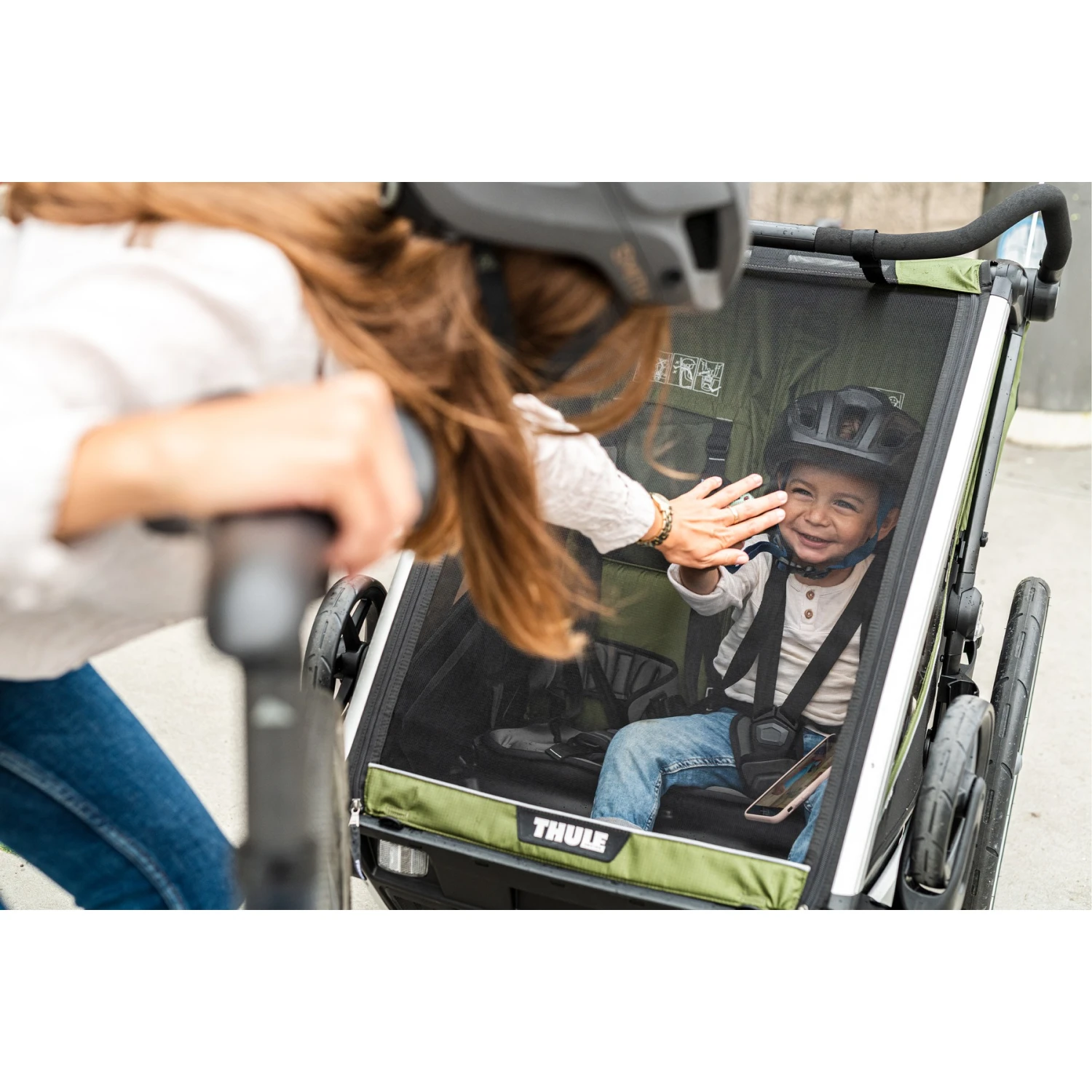 Thule Chariot Cab 2 - Bike Trailer For 2 Kids - Cypress Green 14 Thule Chariot Cab 2 - Bike Trailer For 2 Kids - Cypress Green - Image 14