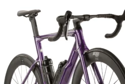 BMC TIMEMACHINE ROAD 01 ONE - Carbon Roadbike - 2023 - Carbon / White -Bike Sale Shop timemachine road 01 one prp blk cbn detail 01 1412208