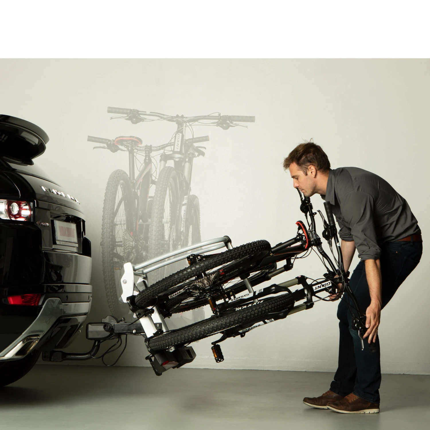 Yakima FoldClick 3 Bike Carrier For Three Bikes - Black/silver 4 Yakima FoldClick 3 Bike Carrier For Three Bikes - Black/silver - Image 4